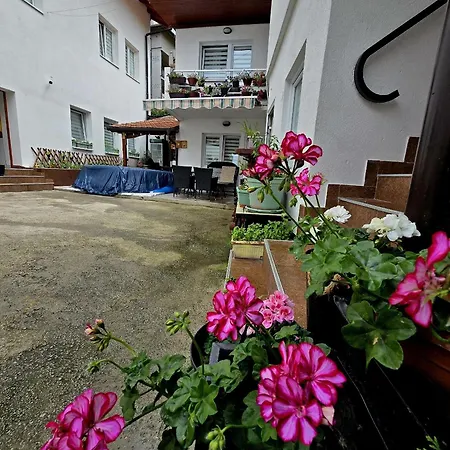 Time Out Vendégház 4*